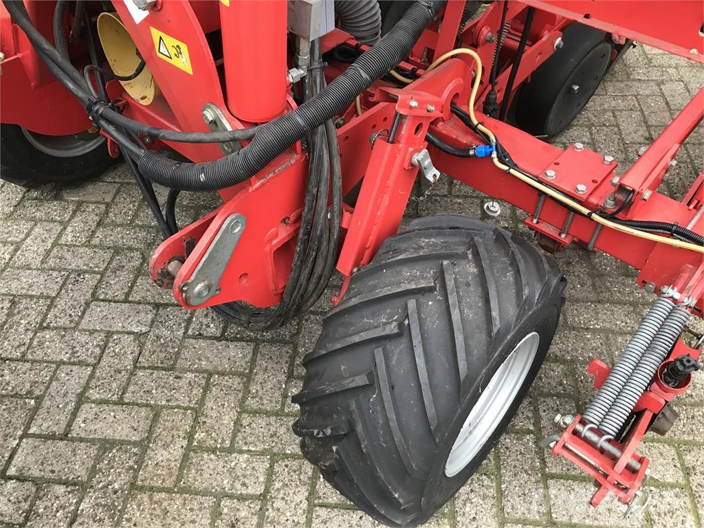 Kverneland Optima HD e-drive 8R maiszaaimachine Såmaskiner