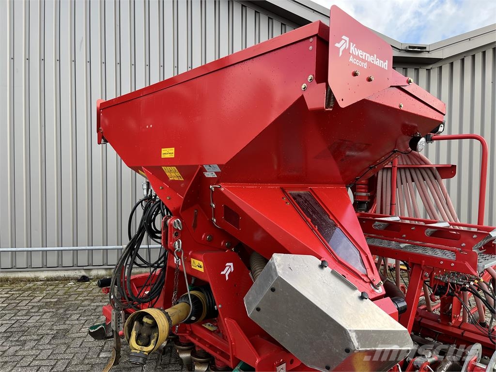 Kverneland Rotorkopeg + zaaimachine met schijven. Zaaimachines