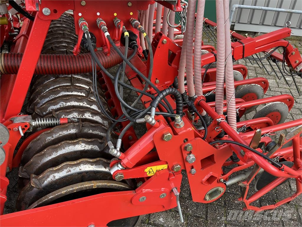 Kverneland Rotorkopeg + zaaimachine met schijven. Zaaimachines