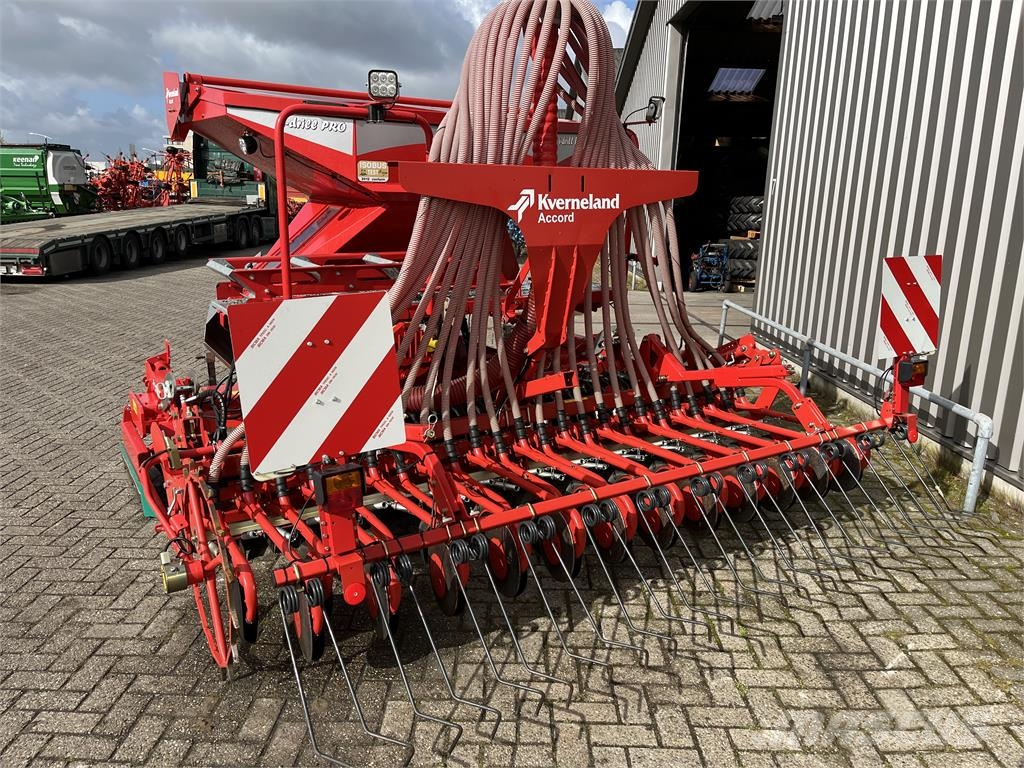 Kverneland Rotorkopeg + zaaimachine met schijven. Zaaimachines