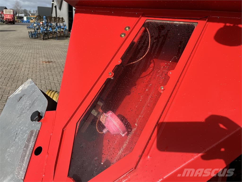 Kverneland Rotorkopeg + zaaimachine met schijven. Zaaimachines