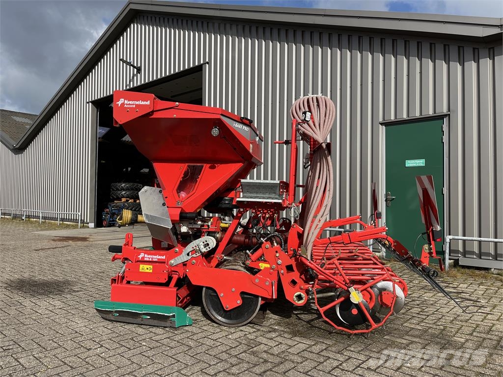 Kverneland Rotorkopeg + zaaimachine met schijven. Zaaimachines