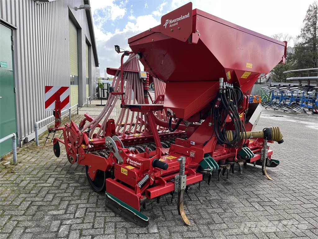 Kverneland Rotorkopeg + zaaimachine met schijven. Zaaimachines