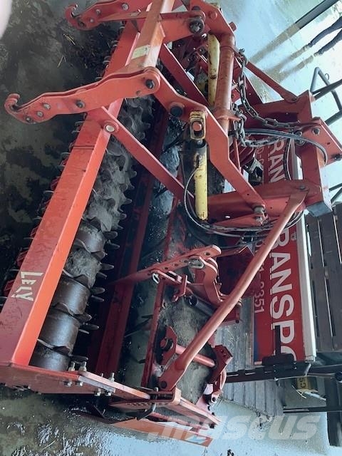 Lely rottera 35-302 en packkerrol en hydraulische hef Gradas rotativas / rotocultivadores
