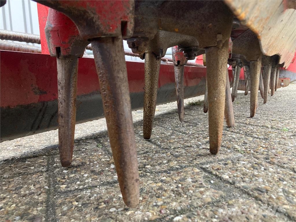 Lely terra 250-20C Varomosios akėčios ir žemės frezos