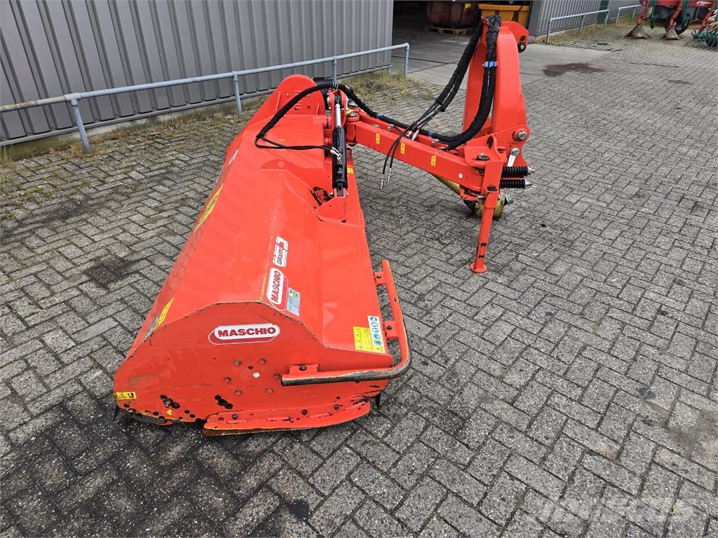 Maschio Giraffona 260 Pensasleikkurit