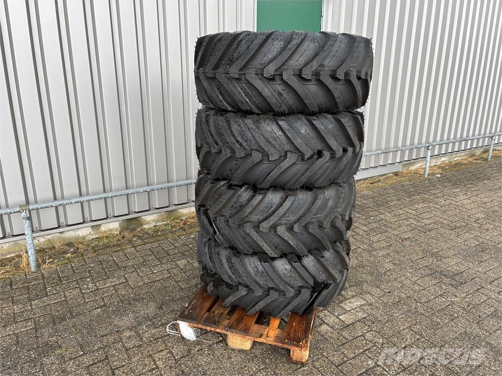 Michelin 400/70R20 XMCL op 8 gats velg NIEUW Däck, hjul och fälgar