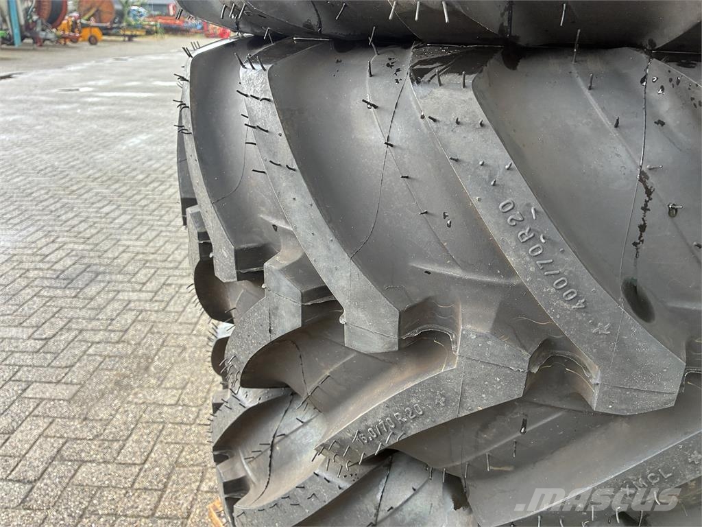 Michelin 400/70R20 XMCL op 8 gats velg NIEUW Däck, hjul och fälgar