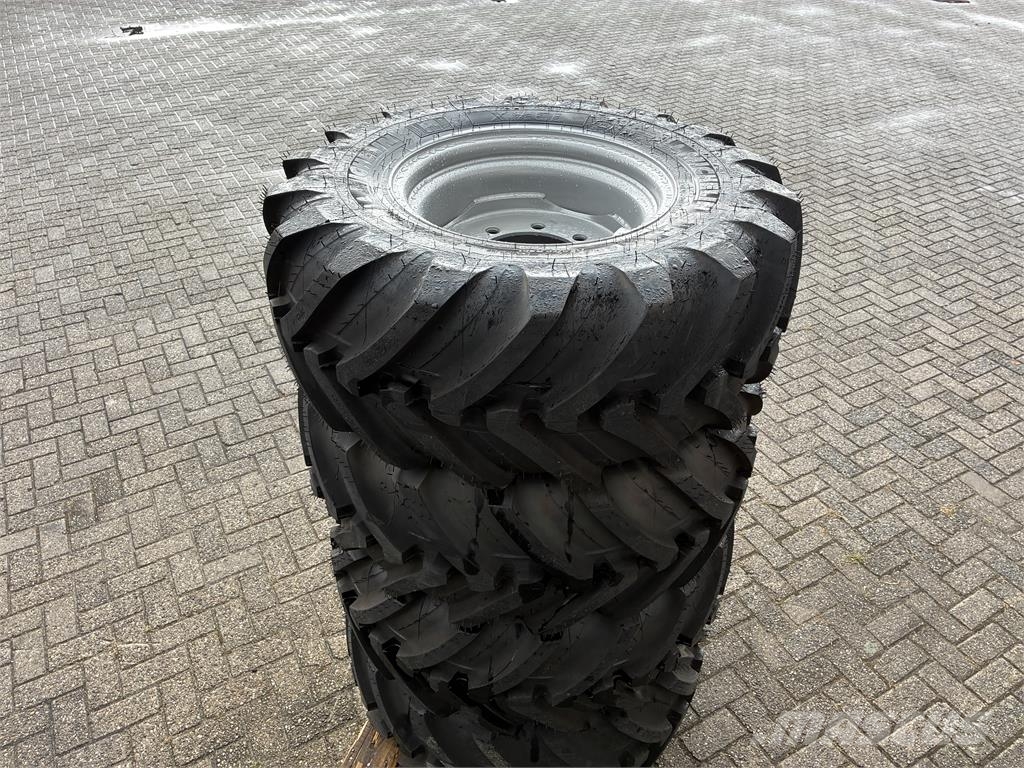 Michelin 400/70R20 XMCL op 8 gats velg NIEUW Däck, hjul och fälgar