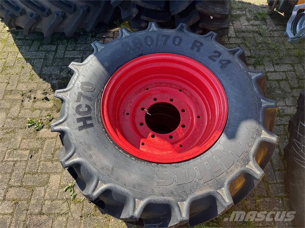Mitas 380/70R24 op velg Riepas, riteņi un diski