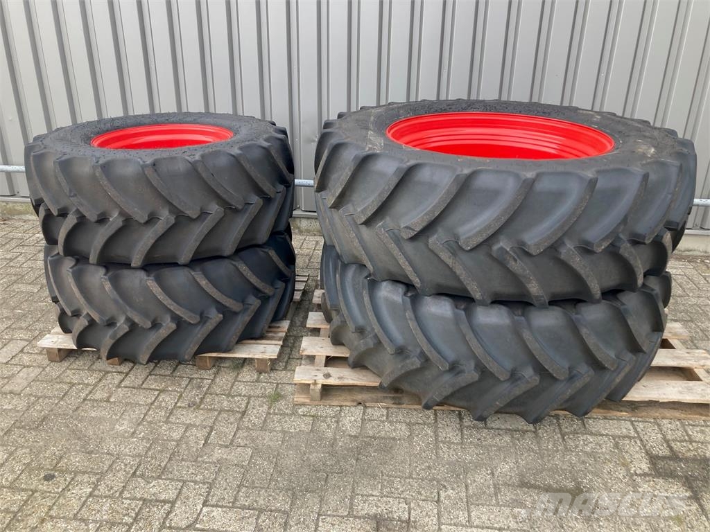 Mitas 540/65R38 + 480/65R24 Set op velg Banden, wielen en velgen