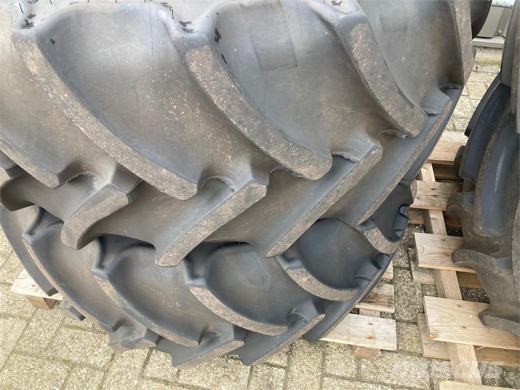 Mitas 540/65R38 + 480/65R24 Set op velg Banden, wielen en velgen