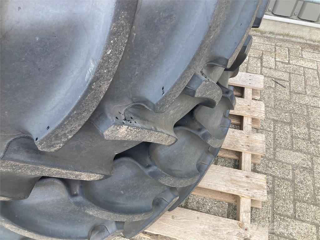 Mitas 540/65R38 + 480/65R24 Set op velg Banden, wielen en velgen