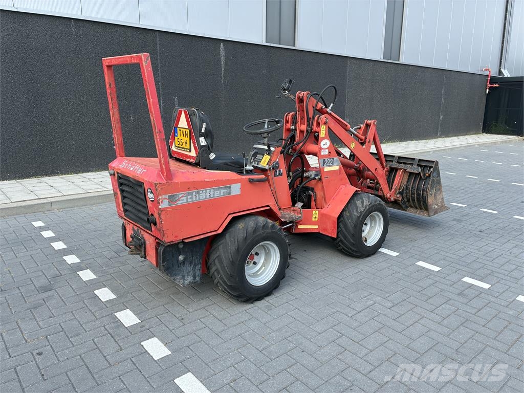 Schäffer 222 kniklader Cargadoras y excavadoras frontales