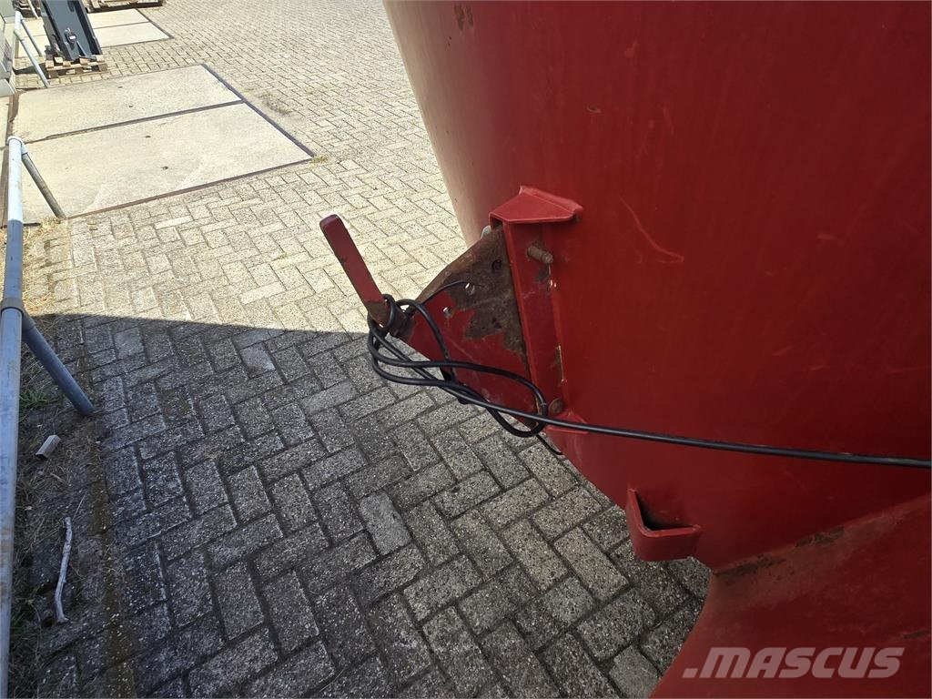 Strautmann Verti-mix 1500K double voermengwagen 混合餵料機