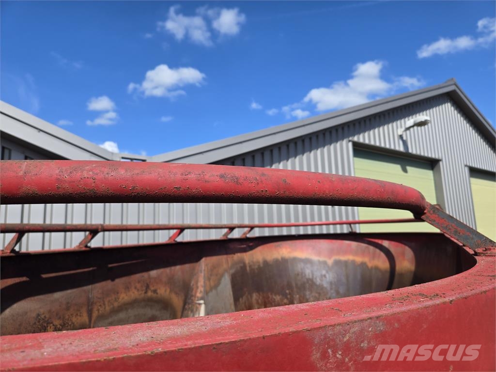 Strautmann Verti-mix 1500K double voermengwagen 混合餵料機
