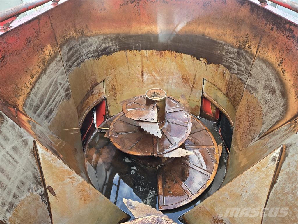 Strautmann Verti-mix 1500K double voermengwagen 混合餵料機
