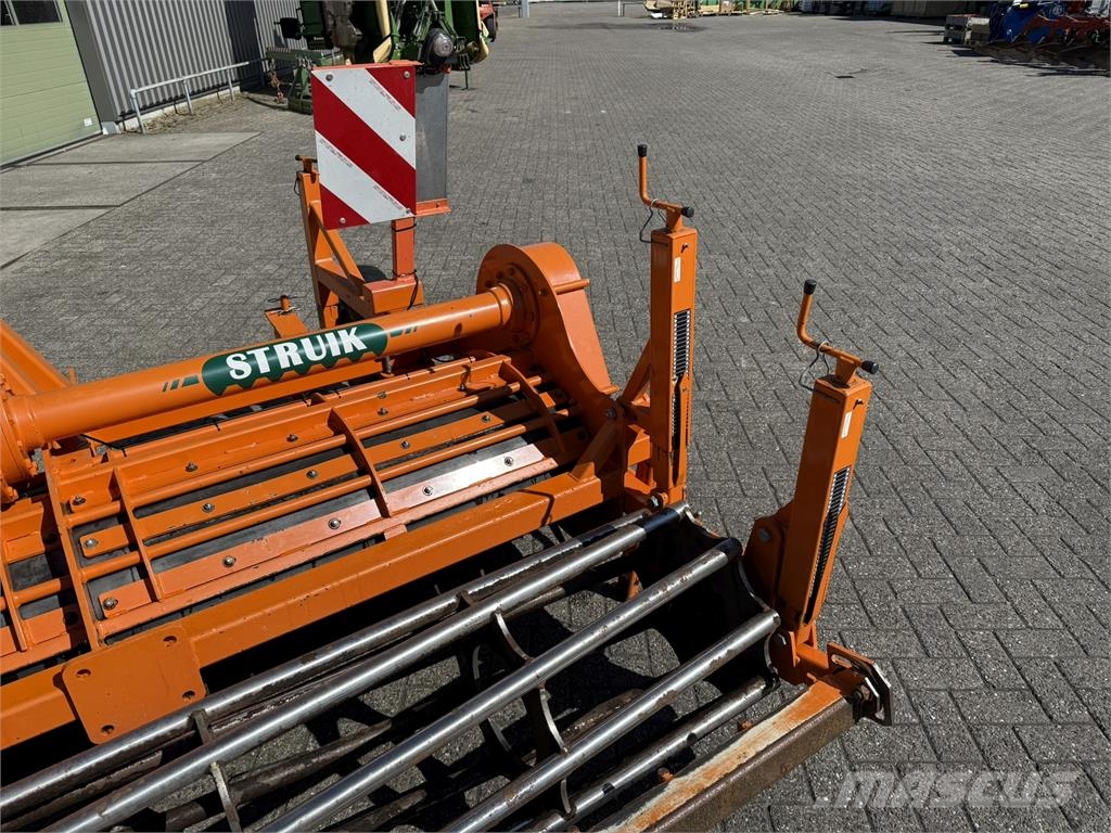 Struik 4RF 310 F Frontfrees Såbäddsharvar och rototillers
