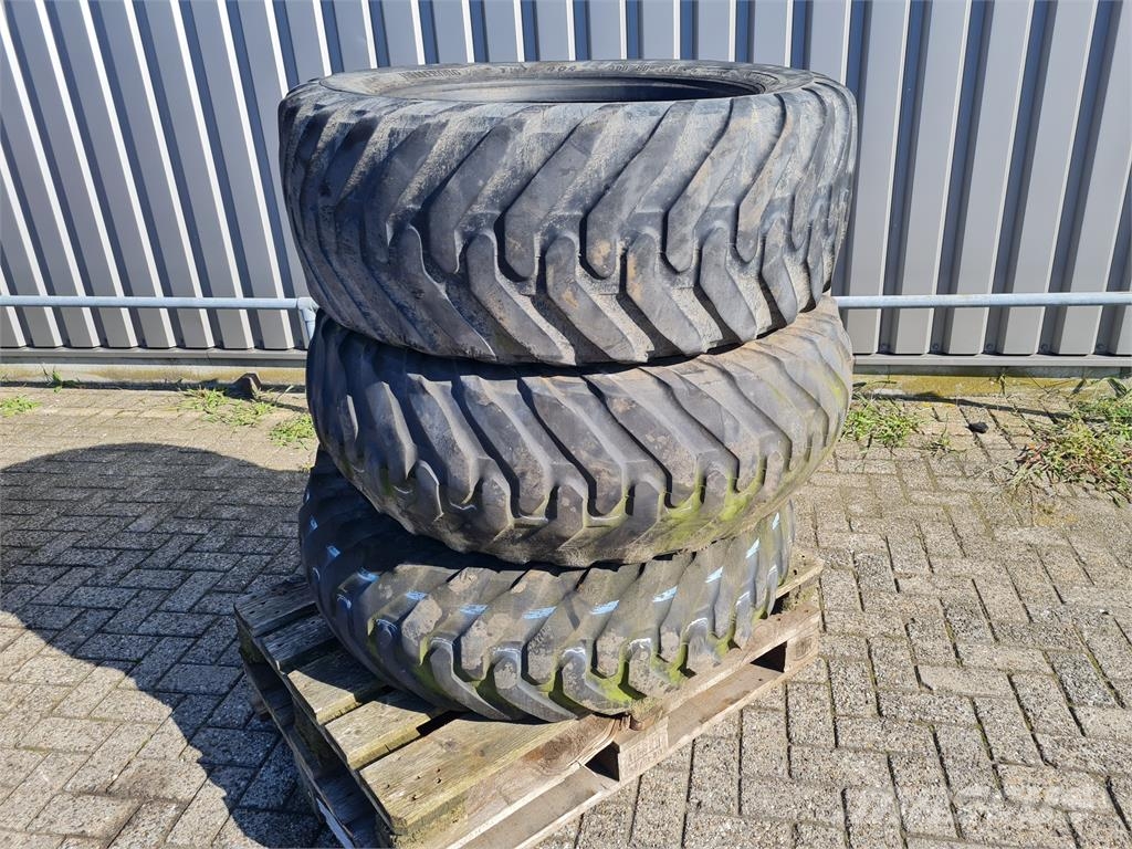 Trelleborg 400/60/26,5 (2x wiel compleet + 1x band) Gume, točkovi i felne