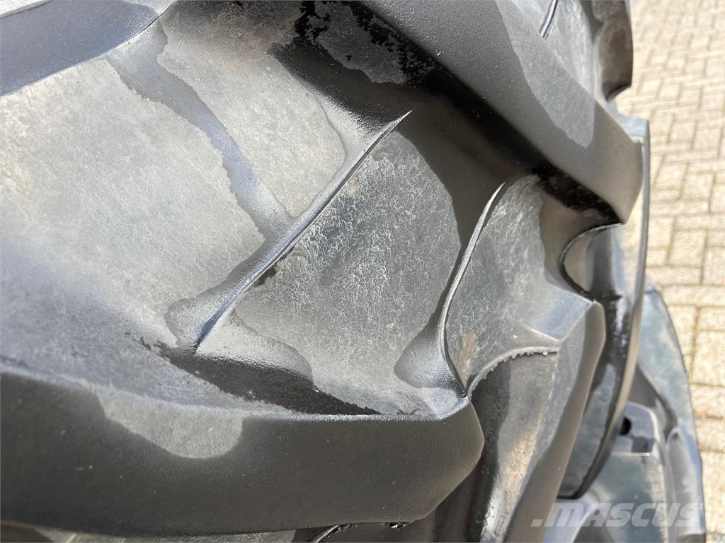 Trelleborg 580/70R38 op velg 8 gats fendt Riepas, riteņi un diski