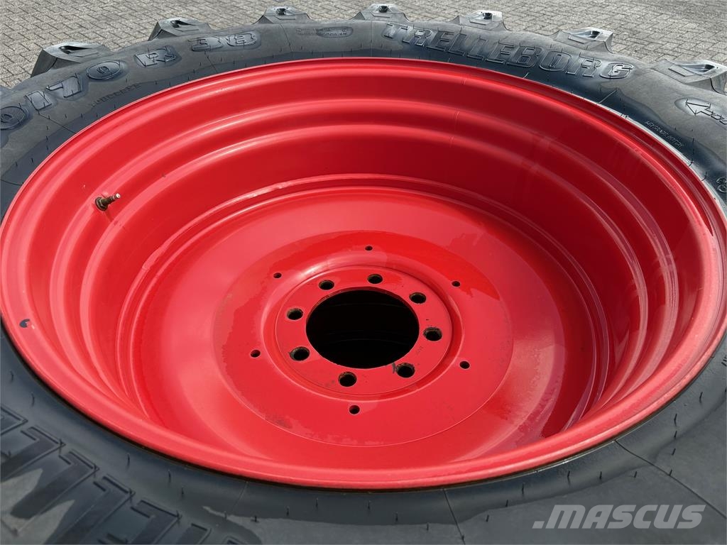 Trelleborg 580/70R38 op velg 8 gats fendt Riepas, riteņi un diski