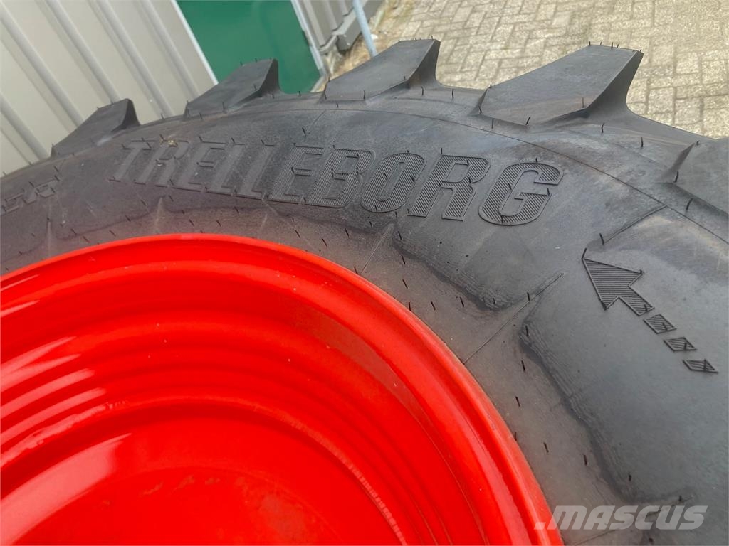 Trelleborg 600/70R30 op Fendt velgen met variogrip Pneumatici, ruote e cerchioni