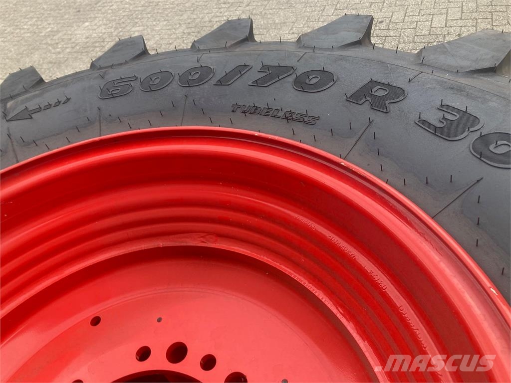 Trelleborg 600/70R30 op Fendt velgen met variogrip Pneumatici, ruote e cerchioni