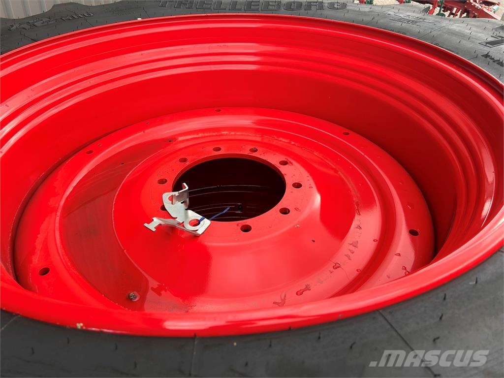 Trelleborg VF 710/60R42 + 600/60R30 Däck, hjul och fälgar