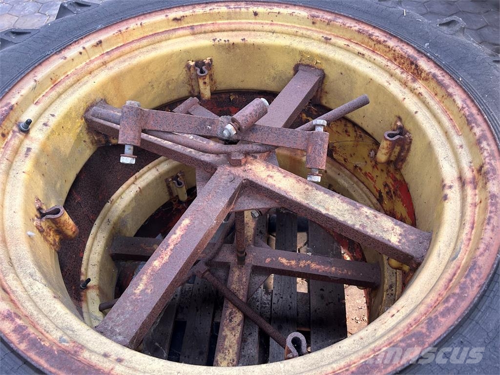 Vredestein 13.6X38 dubbellucht met spindel 轮胎、车轮、轮圈