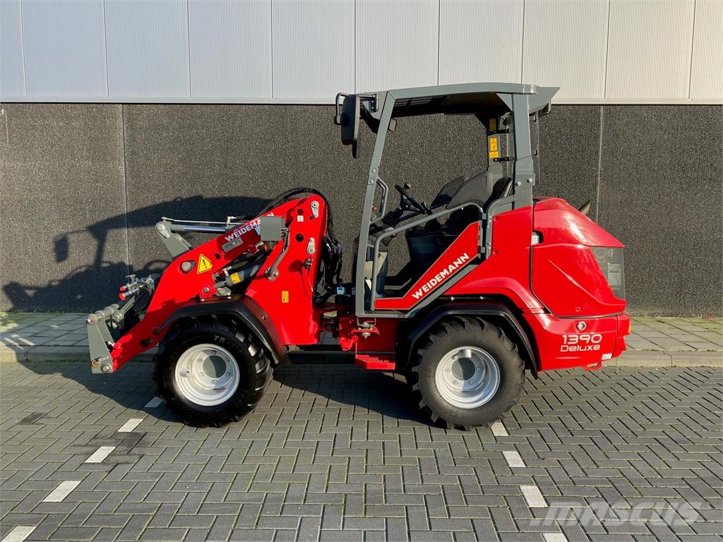 Weidemann 1390 kniklader لوادر وحفارات أمامية