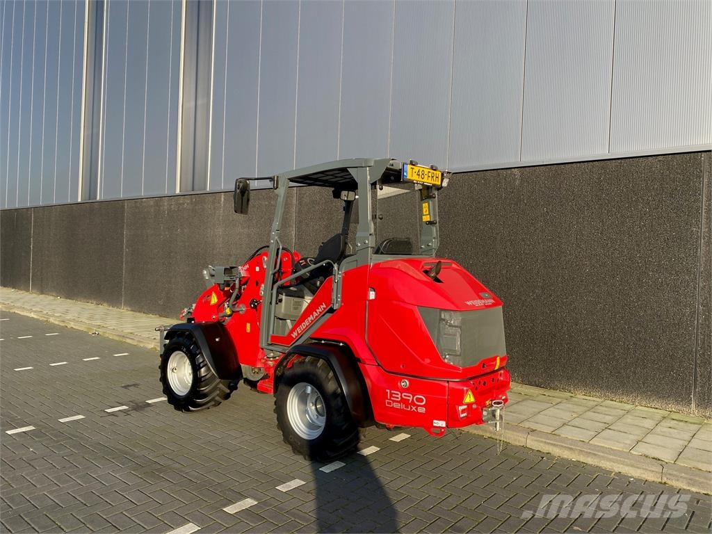 Weidemann 1390 kniklader لوادر وحفارات أمامية