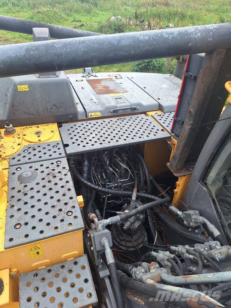 Volvo EC 220 EL Harvesterit