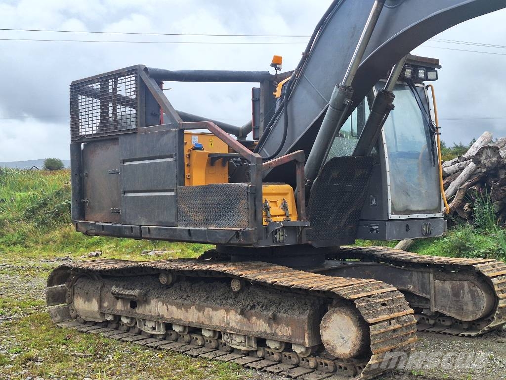 Volvo EC 220 EL Harvesterit