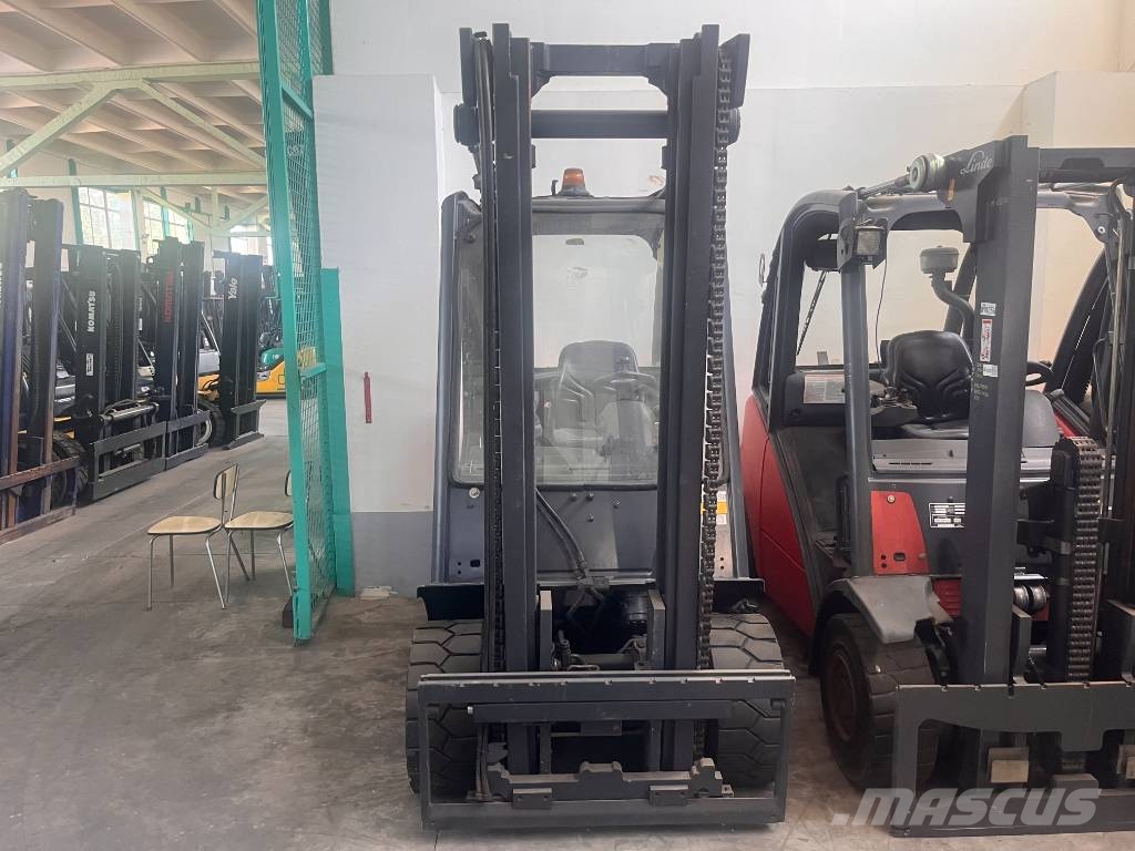 Linde H35D /393/ V-2890 OB Dizelski viličarji