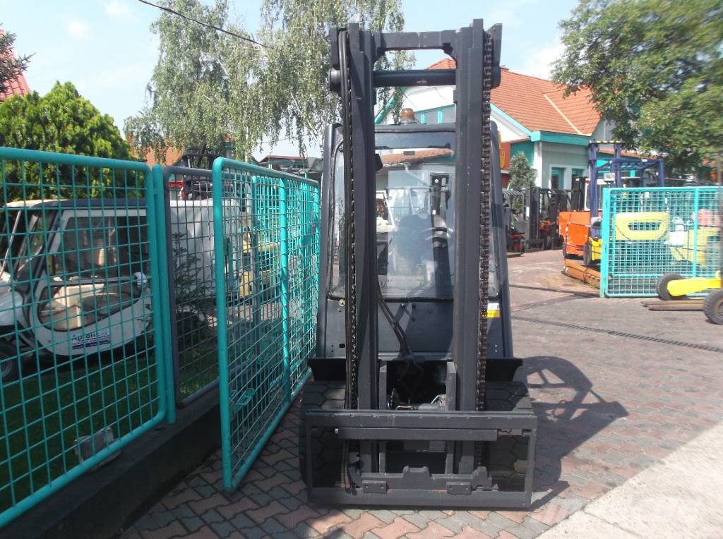 Linde H35D /393/ V-2890 OB Dizelski viličarji