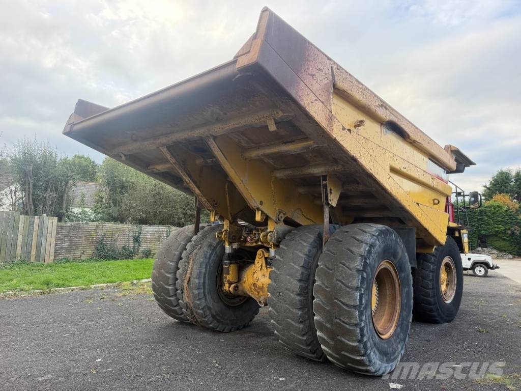 CAT 775 D Pevné dempry