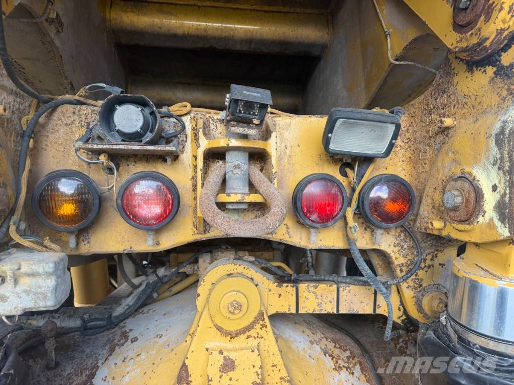CAT 775 D Pevné dempry