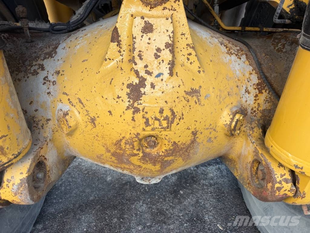 CAT 775 D Pevné dempry