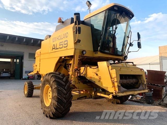 『ゴールド色』デル・ピエロ(FIATgroup、NEW HOLLAND) New Holland AL 59, 1998, Italia - cosechadoras combinadas de