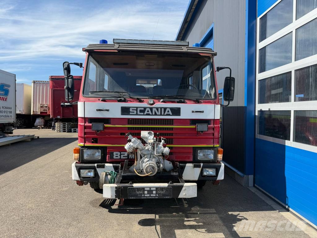 Scania P82 M 4x2 L / Feuerwehrfahrzeug / 3.000-L-Wasserta Пожежні машини та устаткування