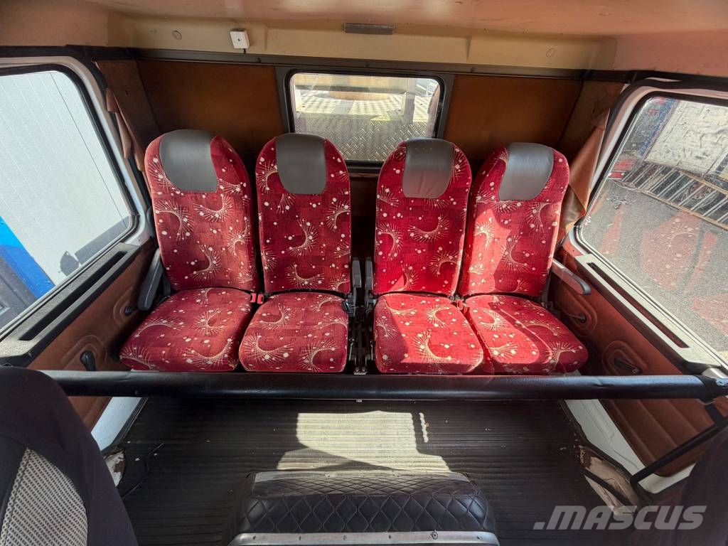 Scania P82 M 4x2 L / Feuerwehrfahrzeug / 3.000-L-Wasserta Пожежні машини та устаткування