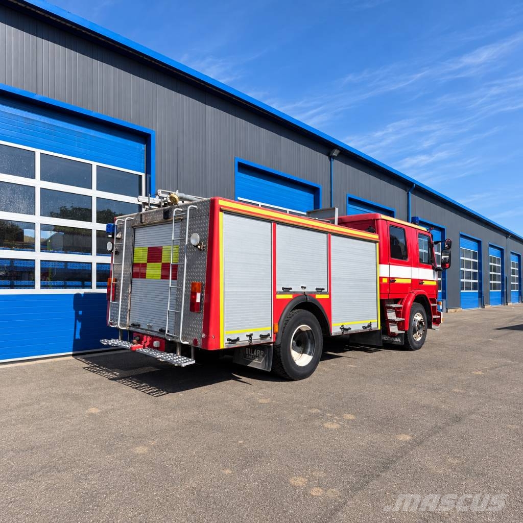 Scania P82 M 4x2 L / Feuerwehrfahrzeug / 3.000-L-Wasserta Пожежні машини та устаткування