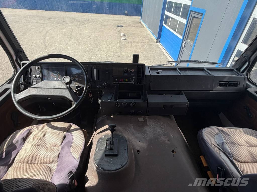 Scania P82 M 4x2 L / Feuerwehrfahrzeug / 3.000-L-Wasserta Пожежні машини та устаткування