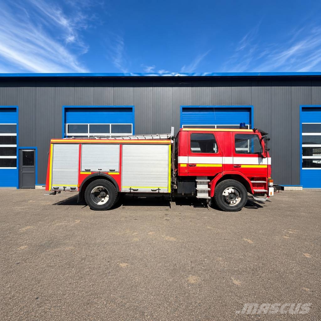 Scania P82 M 4x2 L / Feuerwehrfahrzeug / 3.000-L-Wasserta Пожежні машини та устаткування