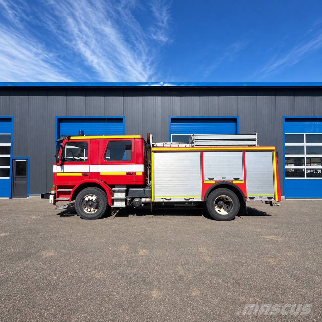 Scania P82 M 4x2 L / Feuerwehrfahrzeug / 3.000-L-Wasserta Пожежні машини та устаткування