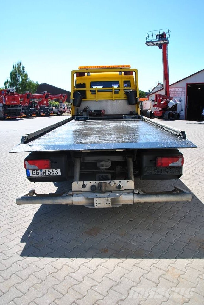 MAN TGL 12.210 Truck mounted cranes