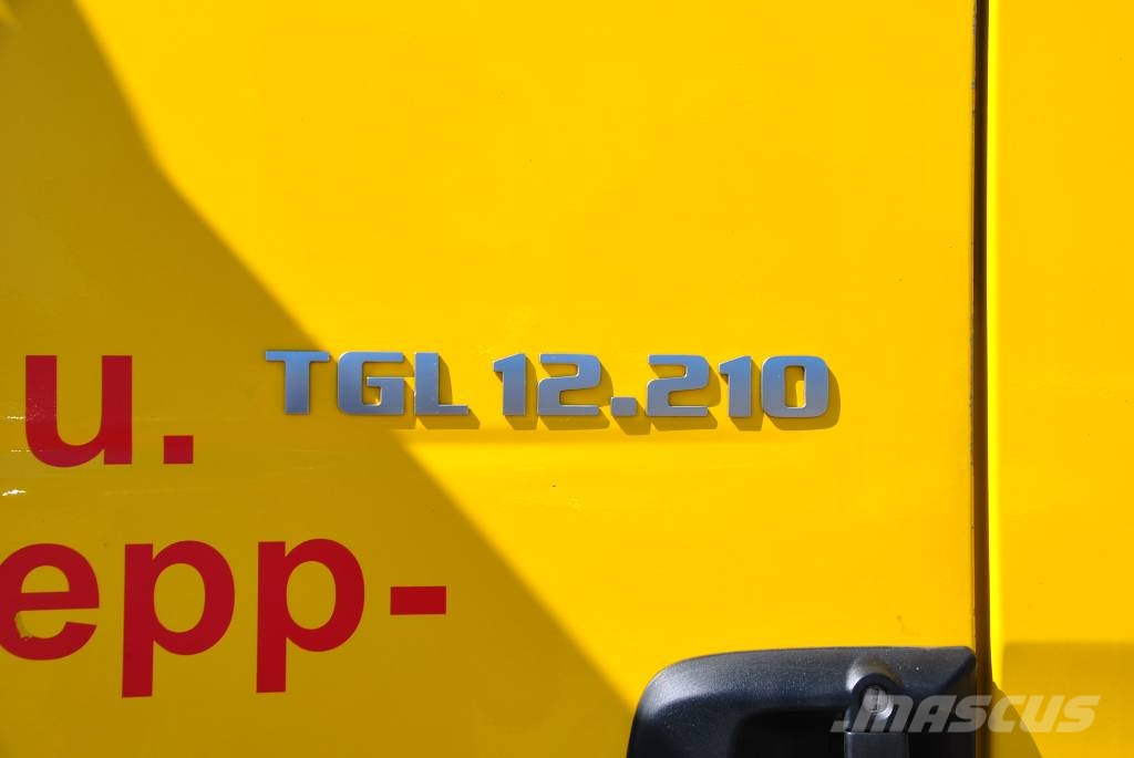 MAN TGL 12.210 Truck mounted cranes