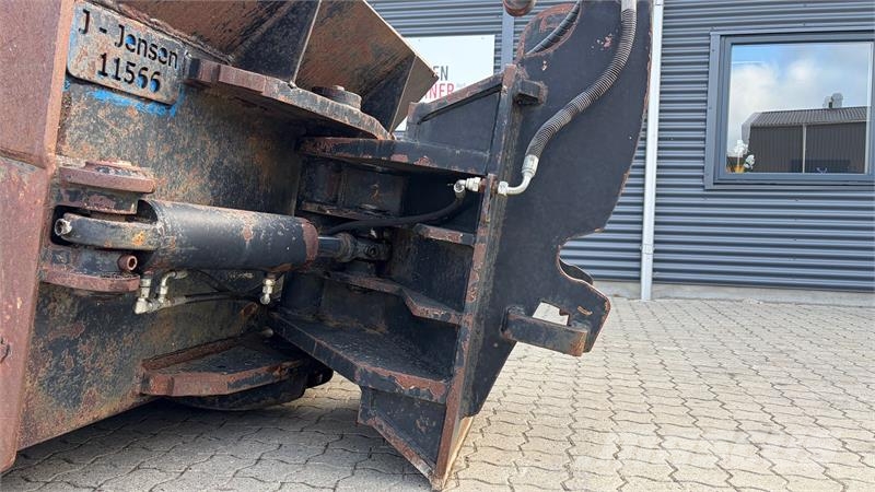 - - - 170 cm Massiv og kraftig hydraulisk kipbar g Lopaty