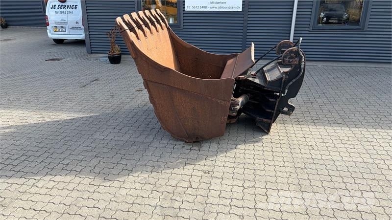 - - - 170 cm Massiv og kraftig hydraulisk kipbar g Lopaty