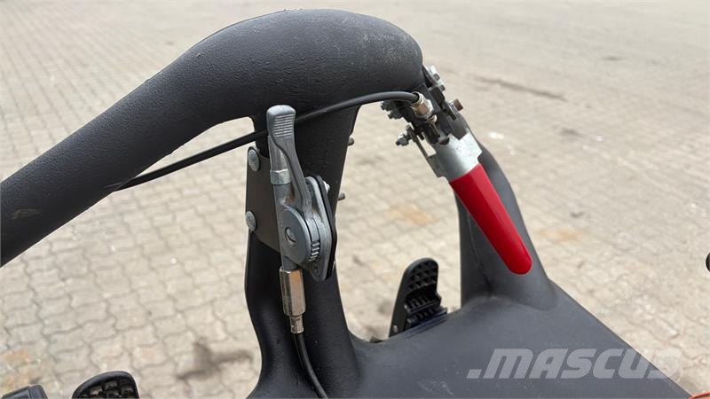  Billy-Goat MV650SPH Løvsuger - Professionel stand  معدات العناية بالأرض - غير ذلك